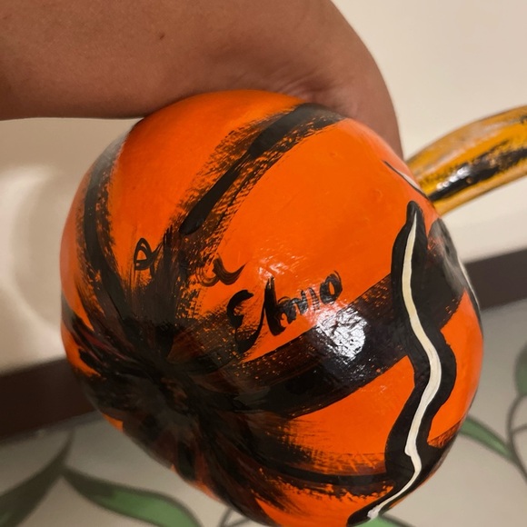 Handpainted Halloween GOURD Jack o
Lantern Scarecrow Pumpkin Signed - Picture 5 of 11